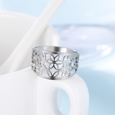 Flower Pattern Hollow Out 304 Stainless Steel Finger Rings FS-WGDCC5F-03-1