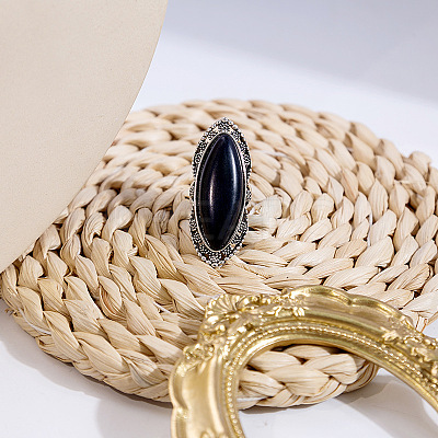 Vintage Turquoise Ring with Artistic Oval Shape and Sophisticated Metal Finish - Unique Handcrafted Accessory for a Bohemian Chic Look ST6216990-1