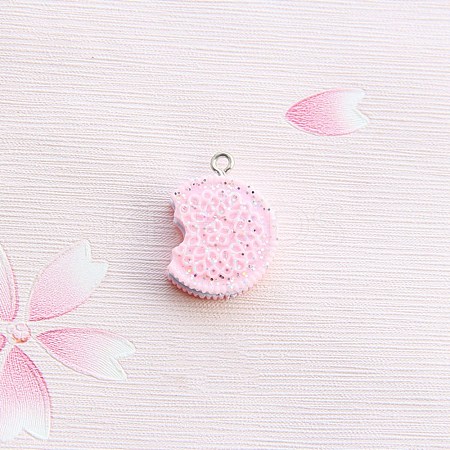 Opaque Resin Glitter Imitation Food Pendants FS-WG69156-01-1